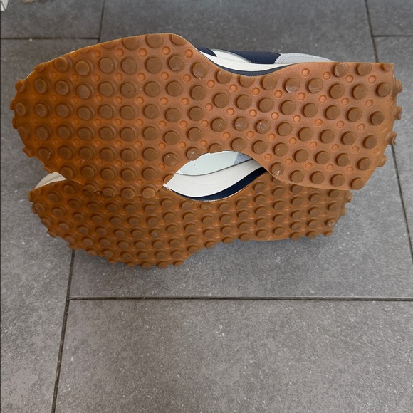 New Balance FIGS 327 7.5 - Picture 5 of 7